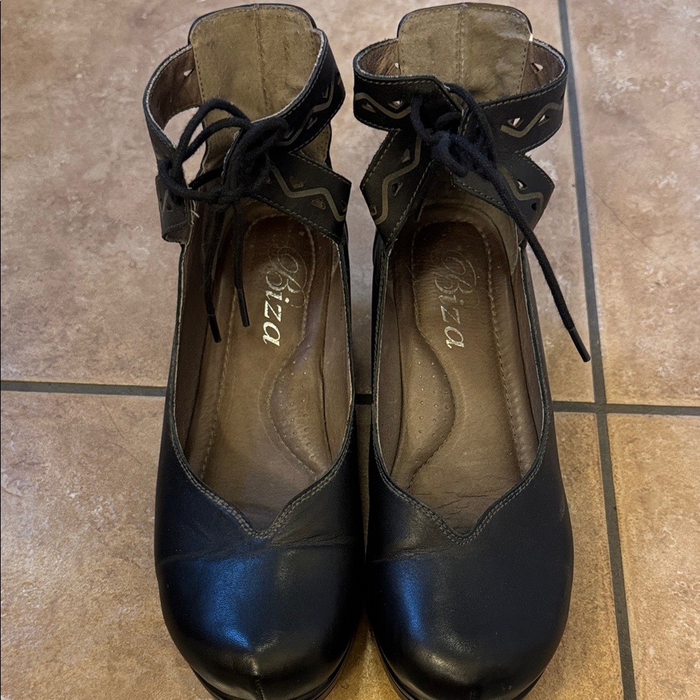 Biza Black Women's Flats with Ankle Strap